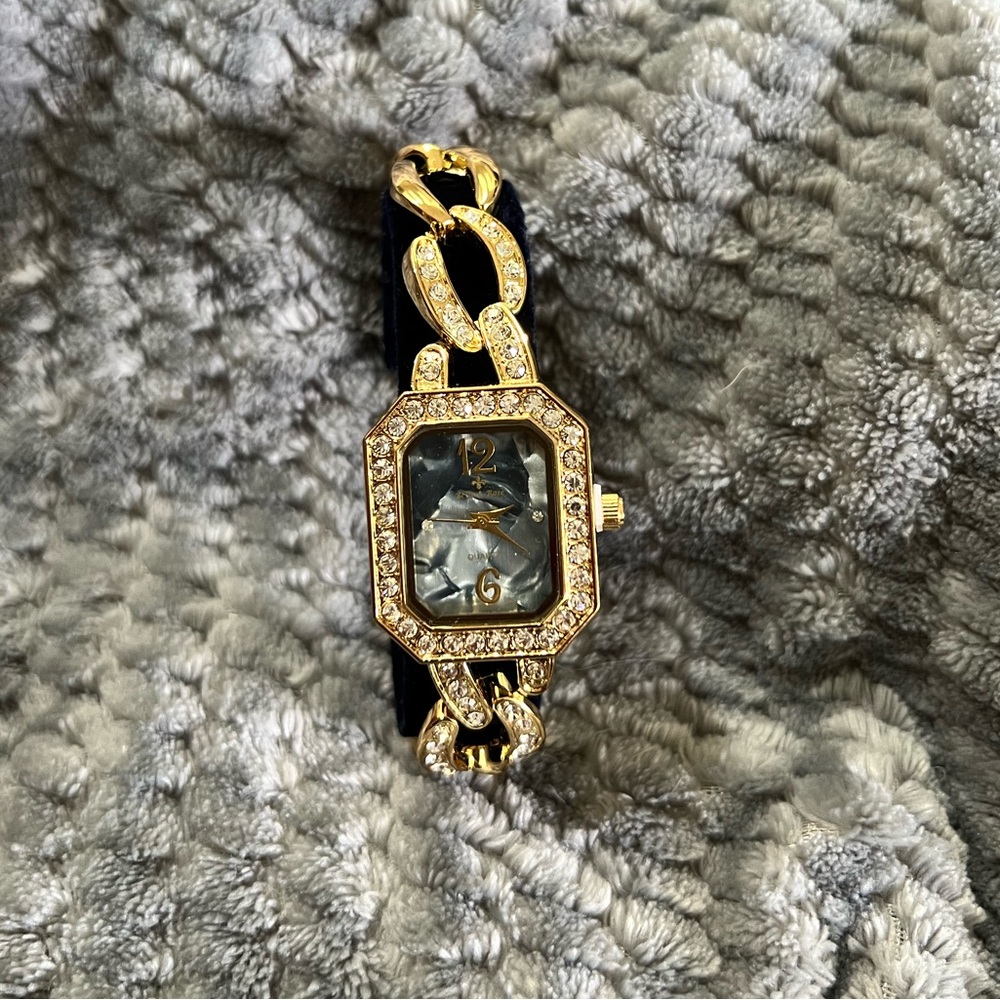 NWT: Bella Rose Gold Watch
